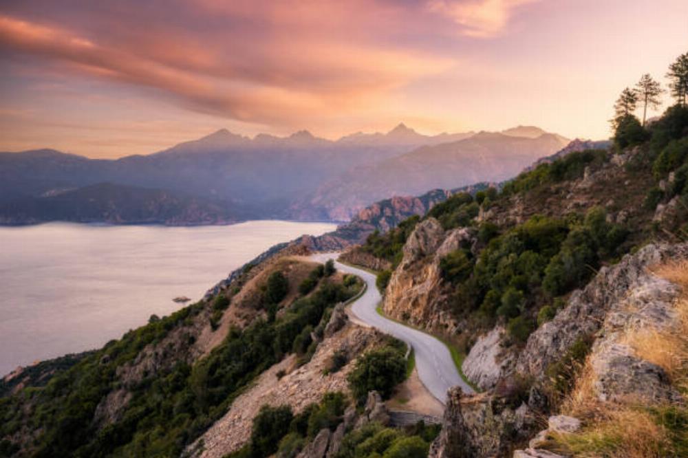 Paysage et route Corse
